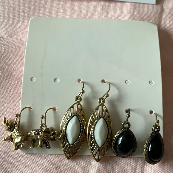 Glass Beaded Necklace, 4 Pairs of Earrings, Gorgeous Set 💙💚💕❤️🔥❤️💕💚 - Picture 4 of 6